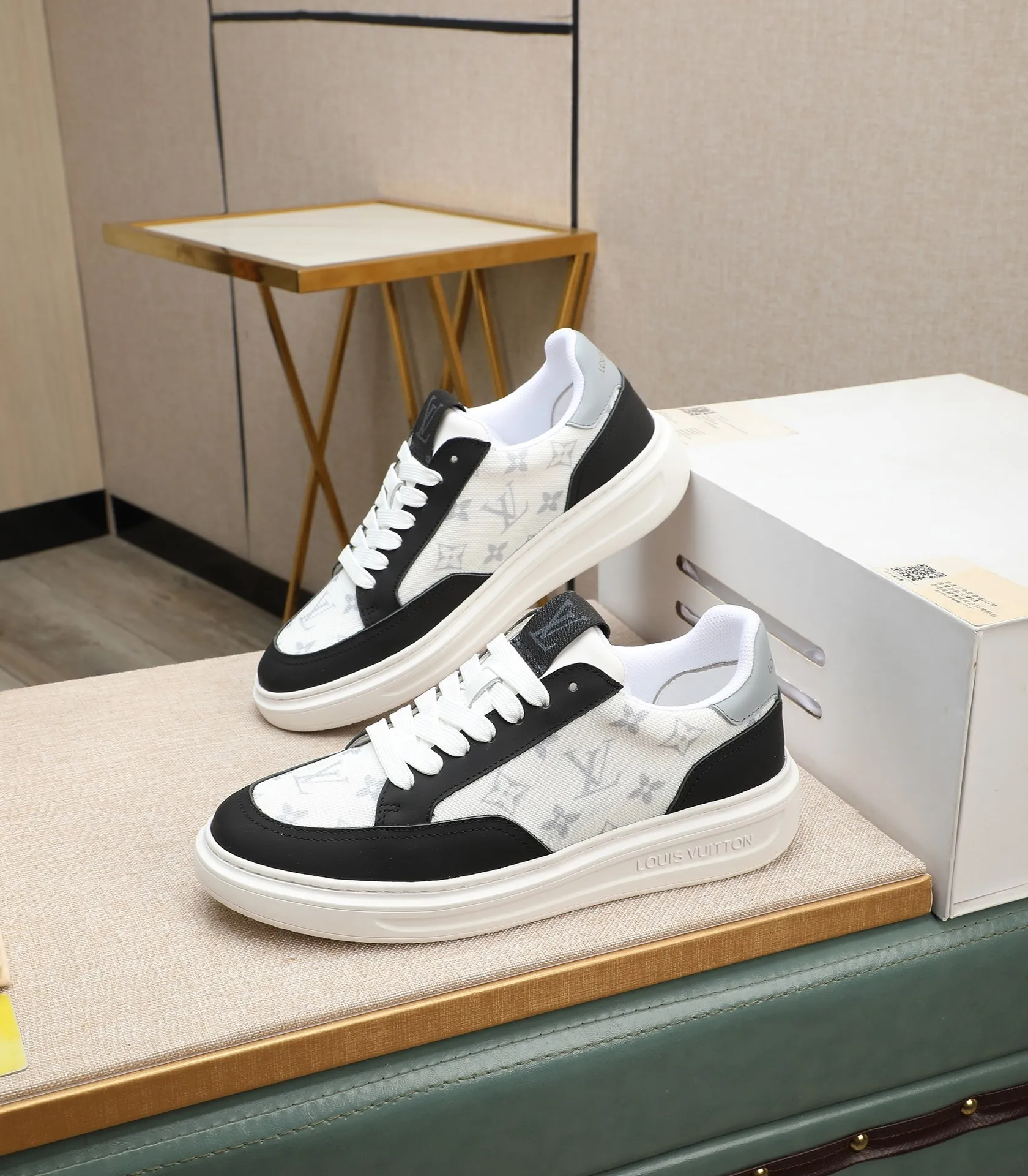 Men's shoes 💰540 💰(Niuli: full package) louis vuitton (Louis Vuitton/lv) top 🔍🔍 new models are on sale at the same time at the counter. The upper 🇮🇹 is imported from Italy, first-layer cowhide, and the lining is fully imported cowhide. 💪💪, completely 1⃣️ to 1 ⃣️Re-engraved🇮🇹💪💪, ⚠Sole: The original sole is specially provided by the original factory, the exclusive movable molded sole is super comfortable, ⚠The original factory follows the order, 🔍🔍high quality, you can enter and exit the counter at will, welcome to compare⚠. Code number:38-44